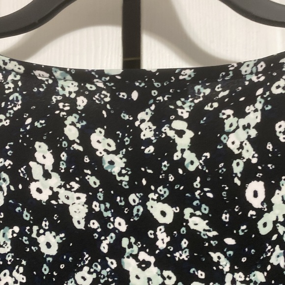 Lane Bryant black off white & pale green v-neck top shirt blouse size 18 / 20 - Picture 9 of 15